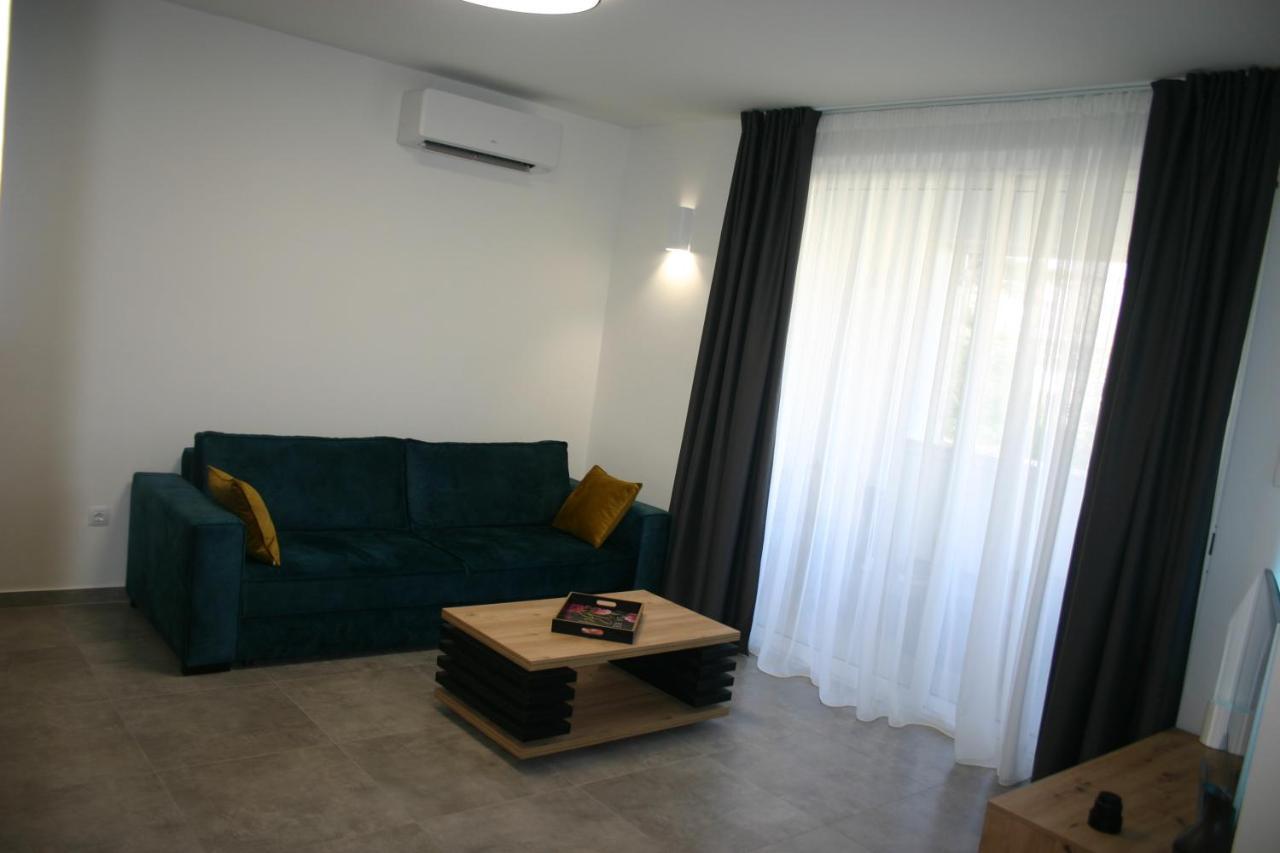 Next Door Maro & Ivan Apartman *
